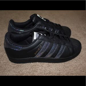 Women’s size 7 adidas sneakers